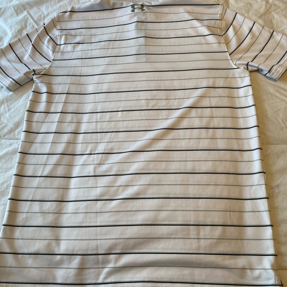 Youth Under Armour Golf Shirt; size XL.